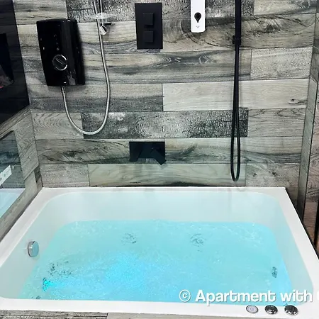 Serenity * Bradford (West Yorkshire)